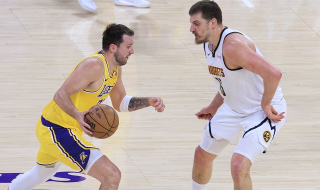 足球直播-30+三双谁最多？第一遥不可及 东欧双胖来势汹汹 威詹登字乔在列