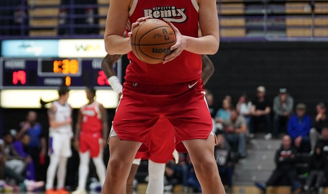 NBA直播-媒体人：杨瀚森表现和对方防守关系不大 纯粹自己打得不好还得练