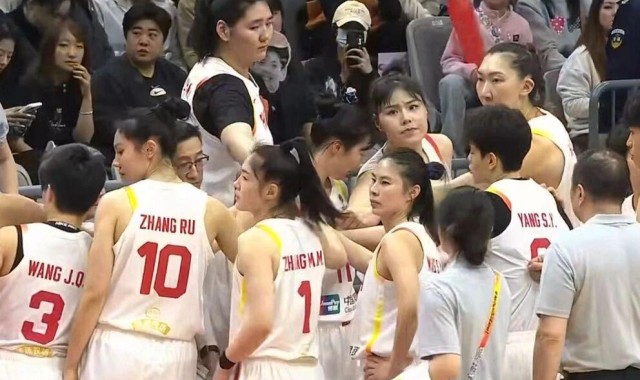 英超直播-中国女篮86-76力克非洲劲旅，王思雨17+5+4宝刀不老，张子宇11+5