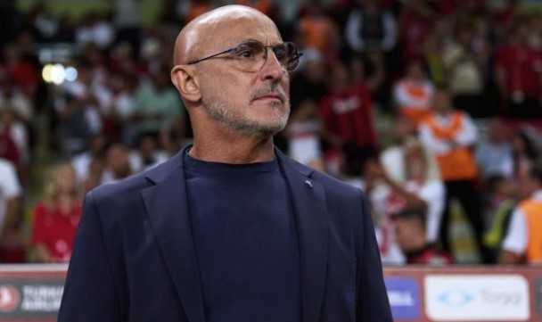 体育比赛直播-德拉富恩特：我为球员的表现感到自豪，非常惊讶于他们的成长