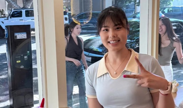 欧冠直播-可爱女生！李月汝造访独角兽店铺 左膝仍佩戴厚厚护具